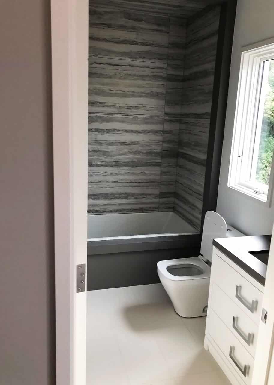 installs bathroom tiles in your desired pattern